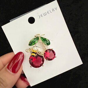 Cute gold-plate and silver-plate brooch